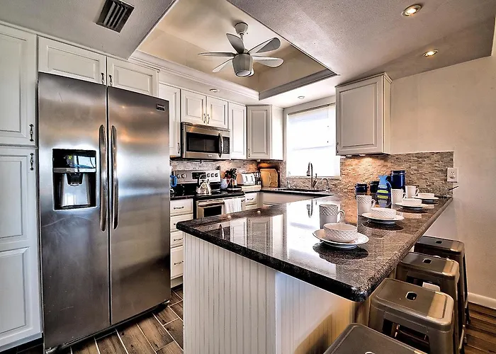 Surfside 204 Apartment *